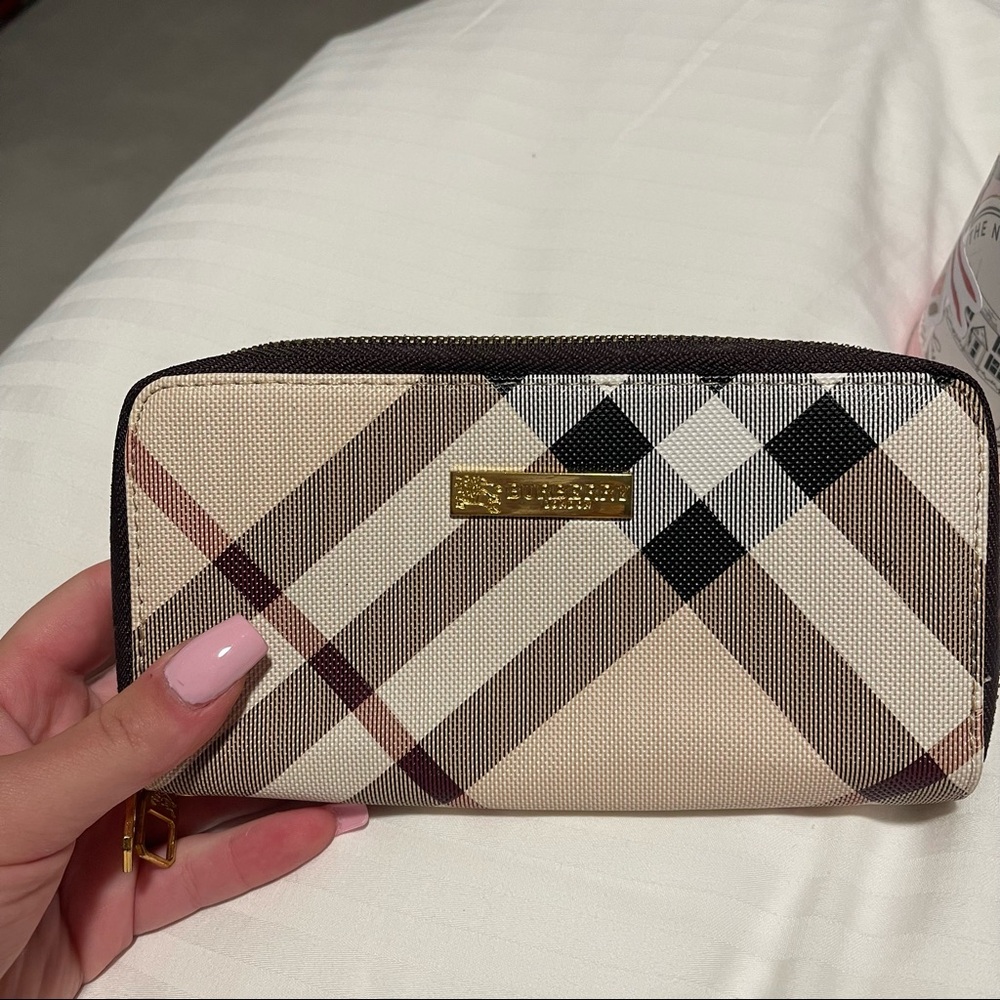 Burberry wallet